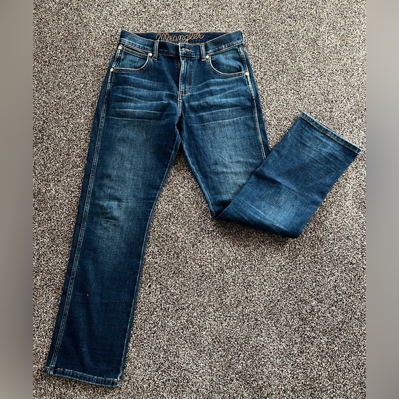 Women’s Wrangler Jeans Never worn! - Picture 2 of 6